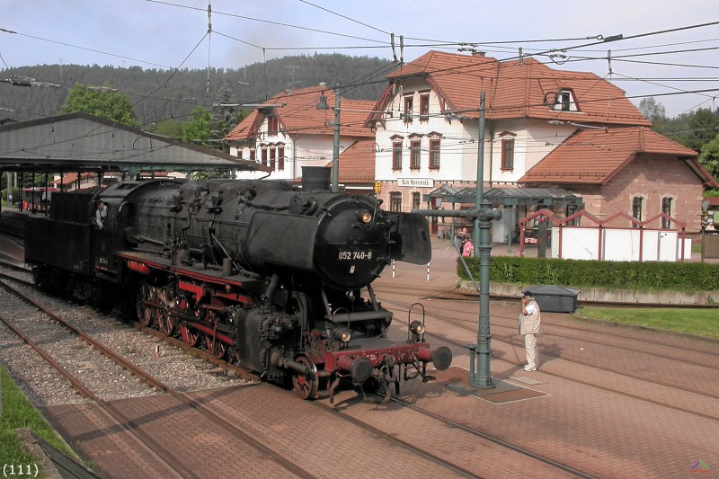 Bahn 111.jpg - Zum Befüllen an den Wasserkran.